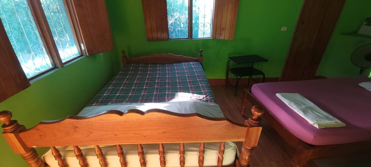 Hostal Maria Rivas Exterior photo