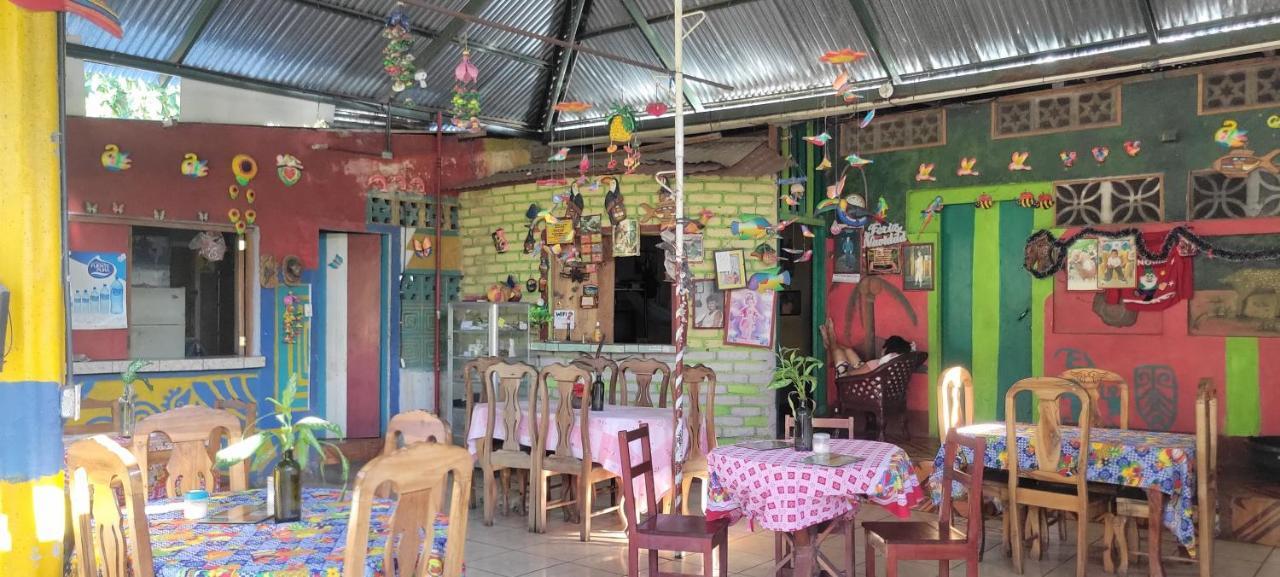 Hostal Maria Rivas Exterior photo