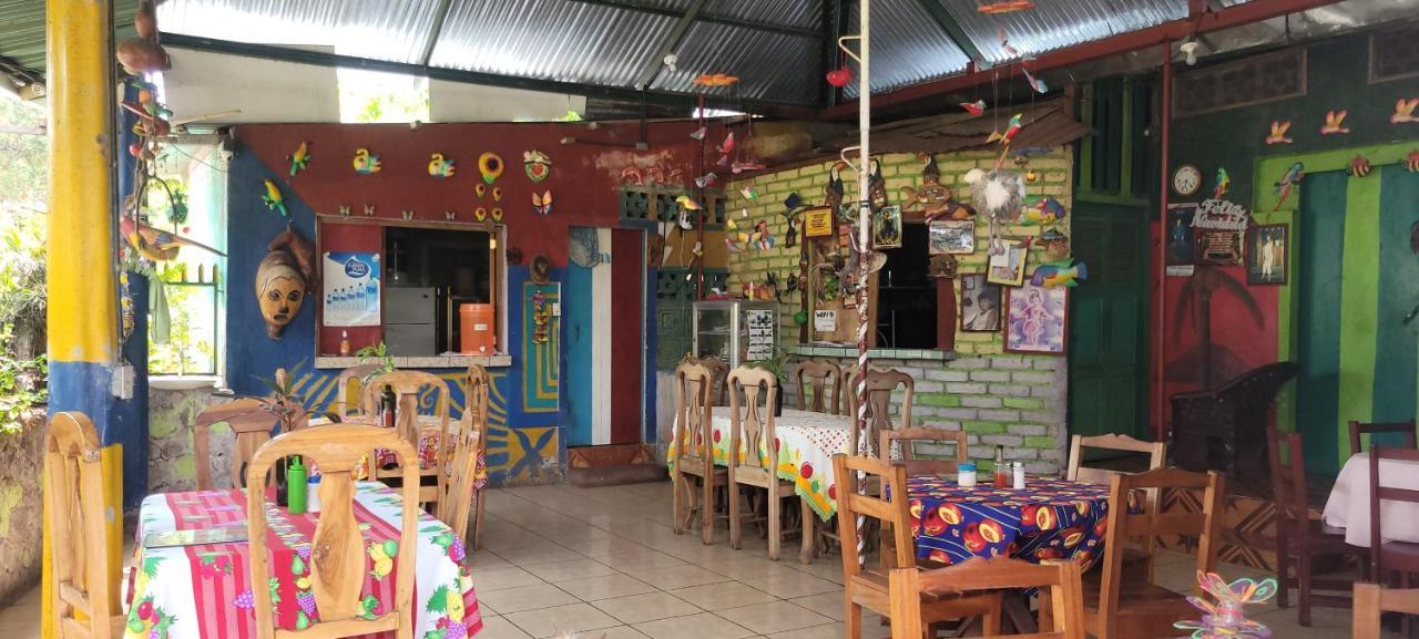 Hostal Maria Rivas Exterior photo